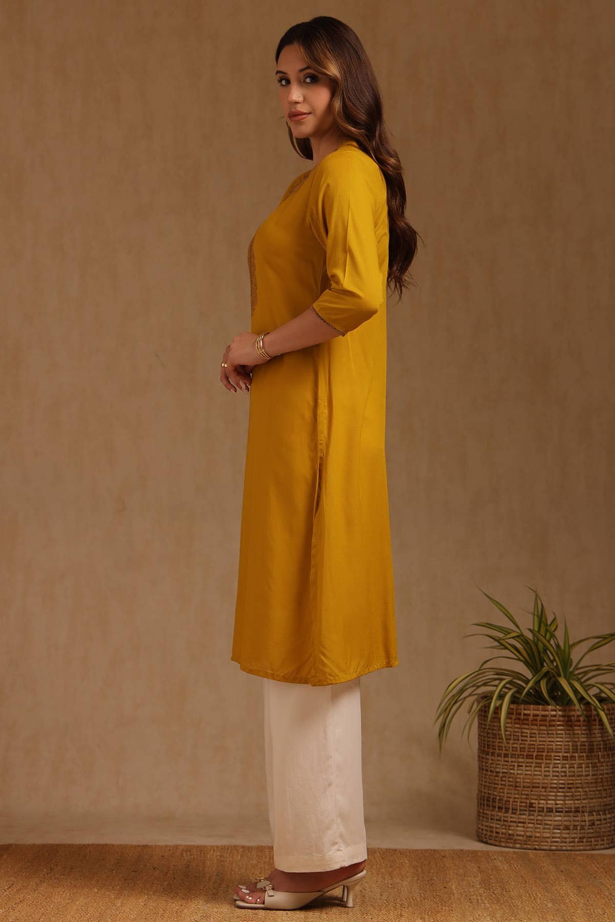 Mustard Rayon Embroidered Kurta With Thread Work - Image 4
