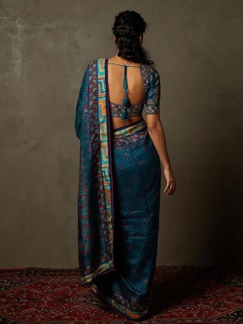 Teal & Navy Chowki Saree With Unstitched Blouse - Image 4
